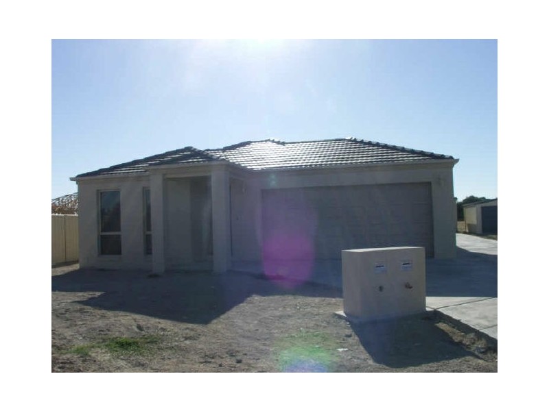 9 Wattlegrove Grove, Benalla VIC 3672