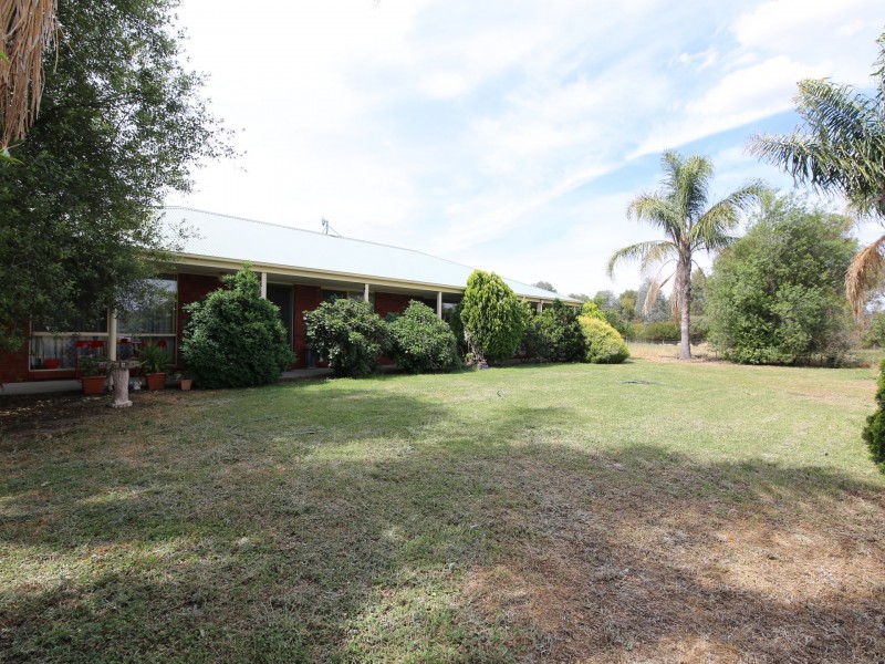 74 Willis Little Drive, Benalla VIC 3672