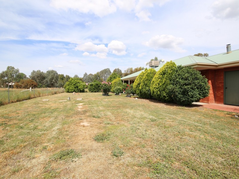 74 Willis Little Drive, Benalla VIC 3672