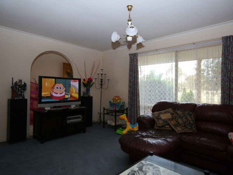 74 Willis Little Drive, Benalla VIC 3672