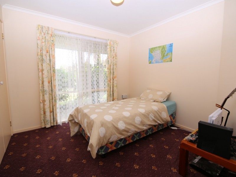 74 Willis Little Drive, Benalla VIC 3672