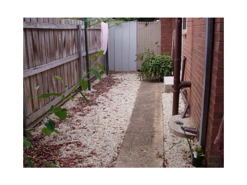 1/22 Monds Avenue, Benalla VIC 3672