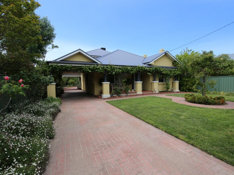 35 Charles Street, Benalla VIC 3672