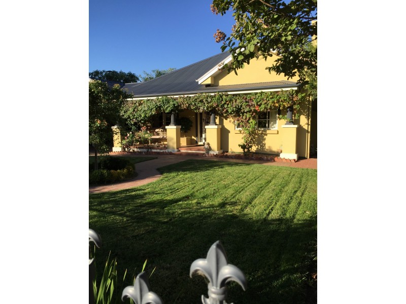 35 Charles Street, Benalla VIC 3672