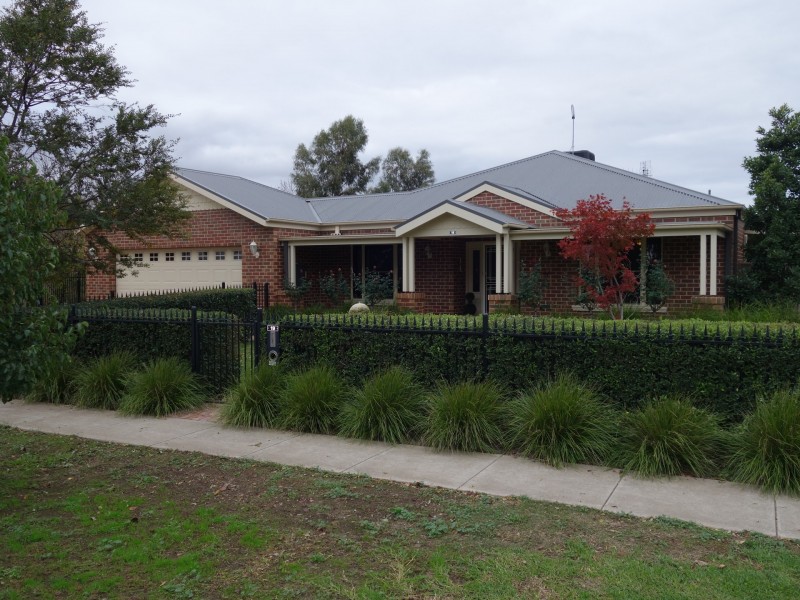 19 Olivers Road, Benalla VIC 3672