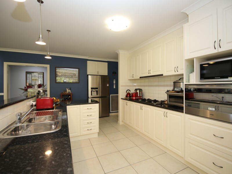 19 Olivers Road, Benalla VIC 3672