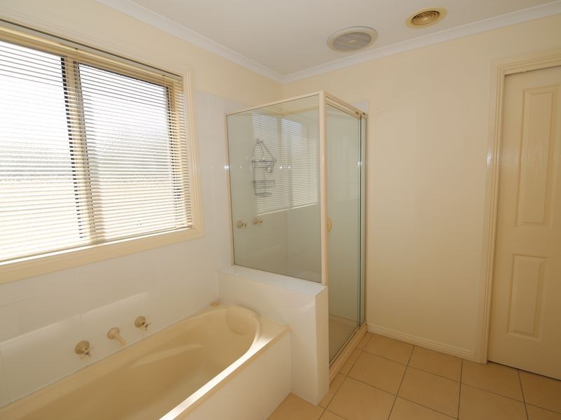1/13 Wattletree Grove, Benalla VIC 3672
