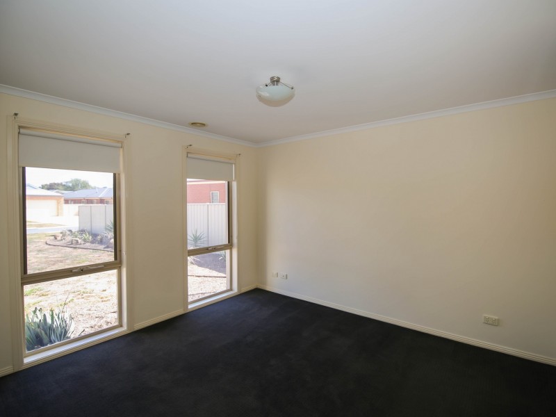1/13 Wattletree Grove, Benalla VIC 3672