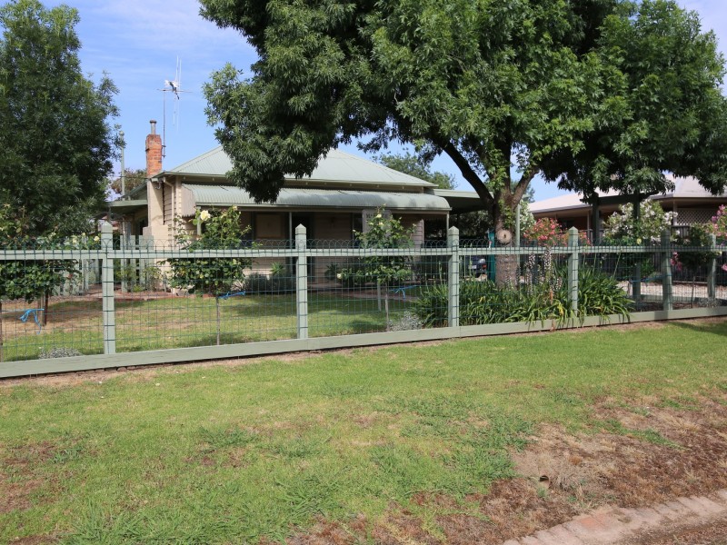 11 Charles Street, Benalla VIC 3672