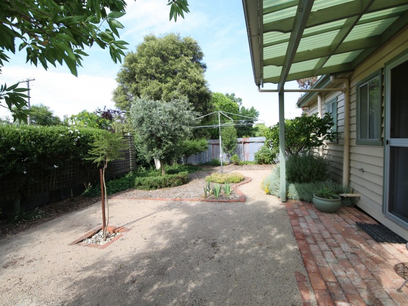 11 Charles Street, Benalla VIC 3672