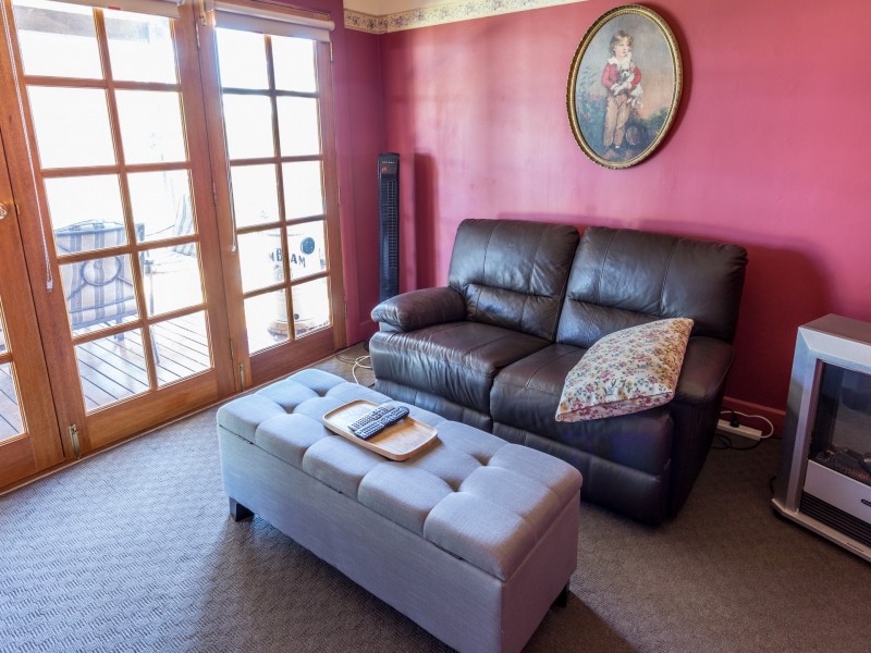 24 Tomkins Parade, Benalla VIC 3672