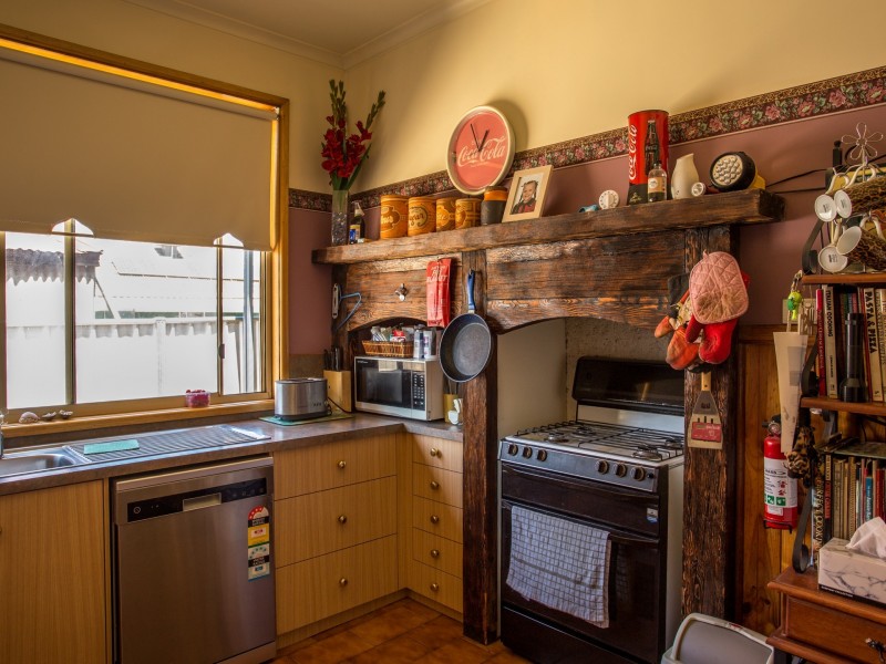 24 Tomkins Parade, Benalla VIC 3672