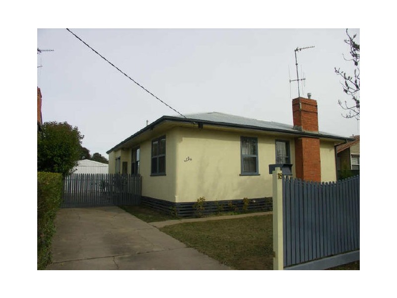 8 Monds Avenue, Benalla VIC 3672