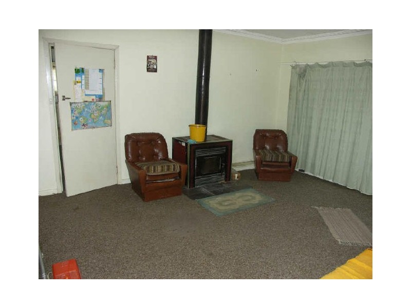 8 Monds Avenue, Benalla VIC 3672