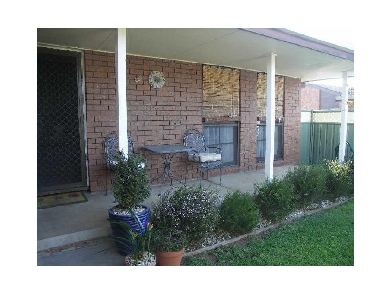 2/18 Killena Avenue, Benalla VIC 3672