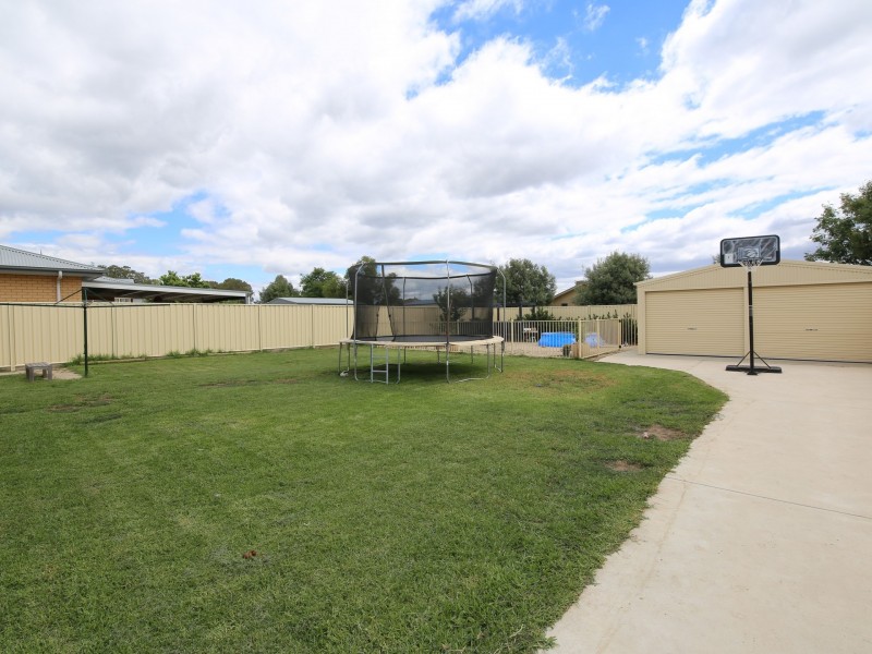 10 Ironbark Drive, Benalla VIC 3672