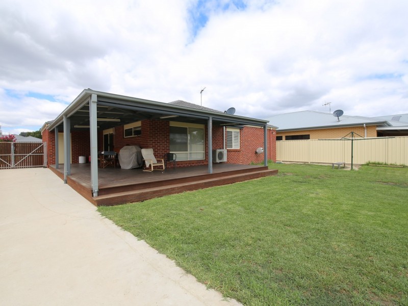 10 Ironbark Drive, Benalla VIC 3672