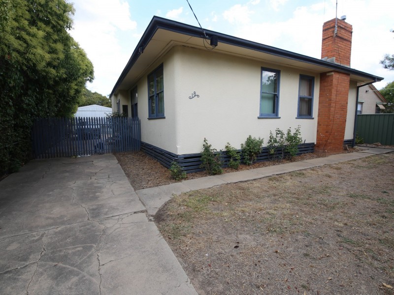 18 Meadows Avenue, Benalla VIC 3672
