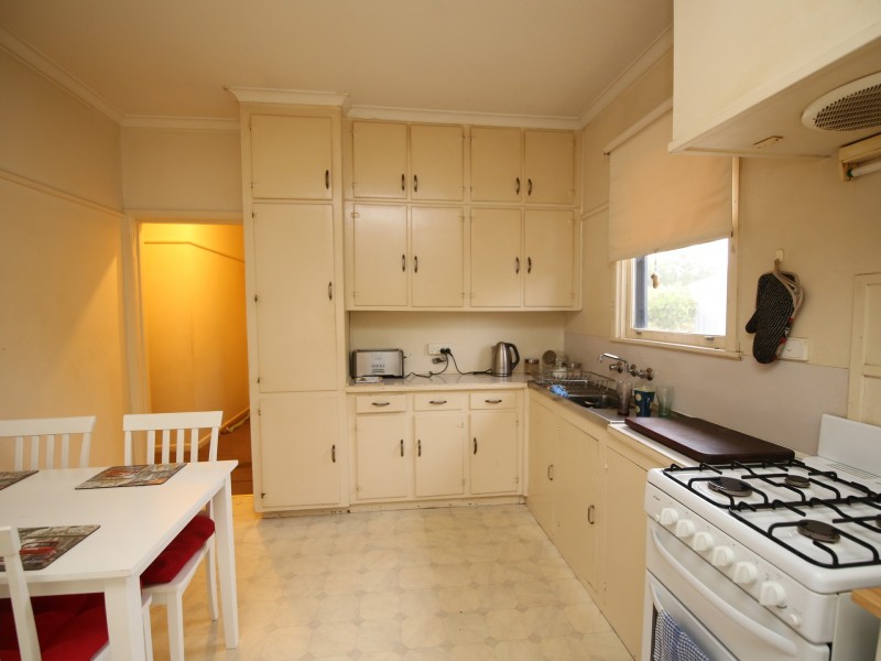 18 Meadows Avenue, Benalla VIC 3672