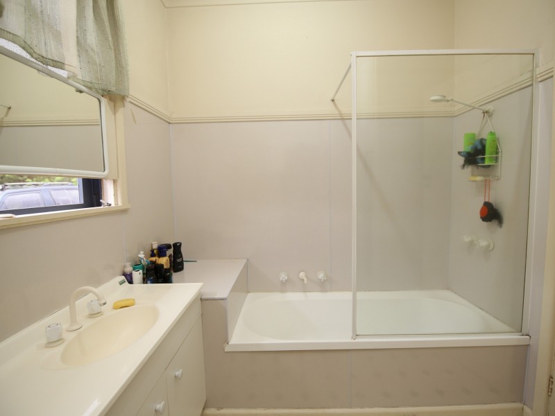 18 Meadows Avenue, Benalla VIC 3672