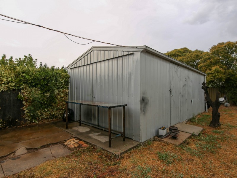 18 Meadows Avenue, Benalla VIC 3672