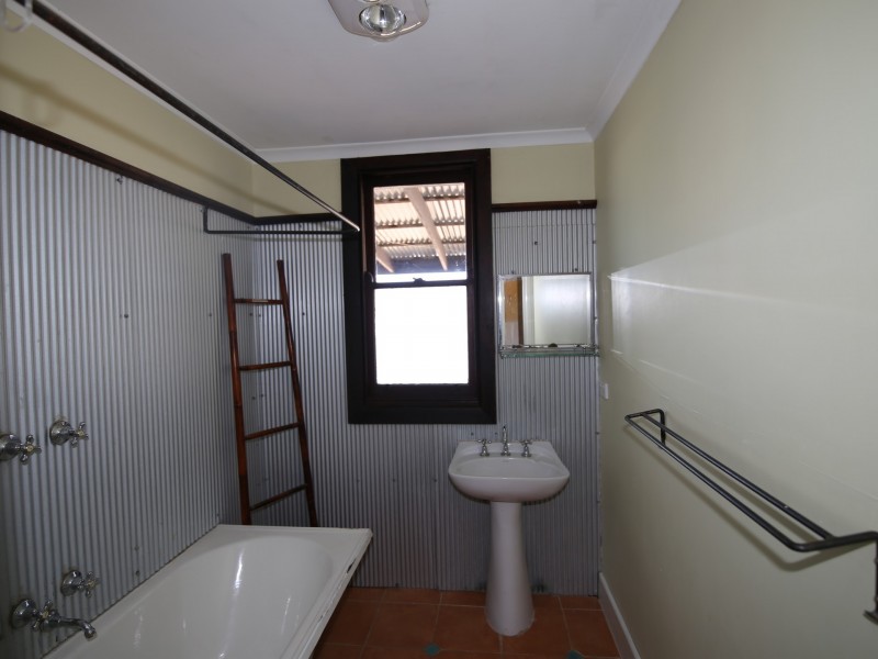 10 Neil Street Goorambat, Benalla VIC 3672