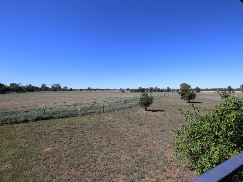 10 Neil Street Goorambat, Benalla VIC 3672