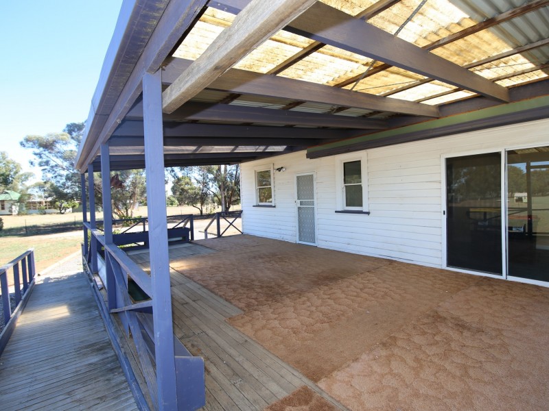 10 Neil Street Goorambat, Benalla VIC 3672