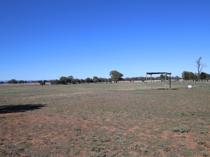 10 Neil Street Goorambat, Benalla VIC 3672