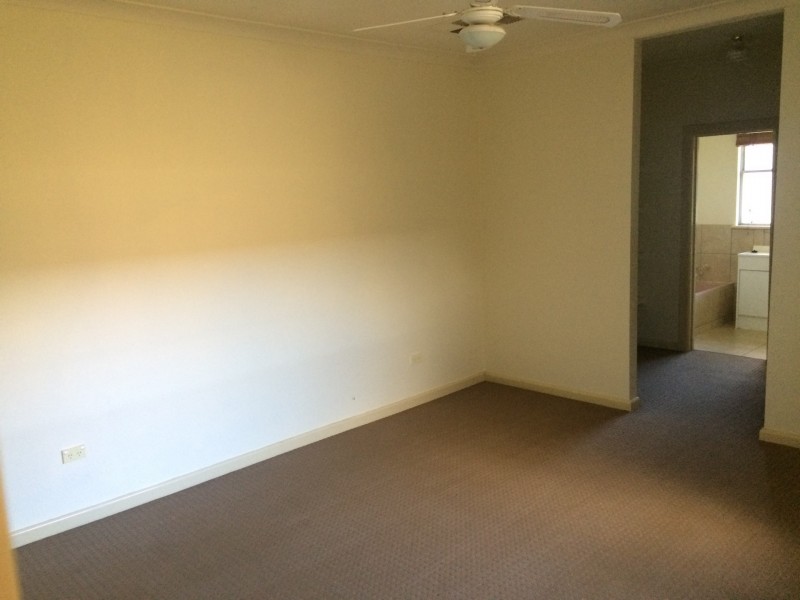 18 Georgesay Court, Benalla VIC 3672