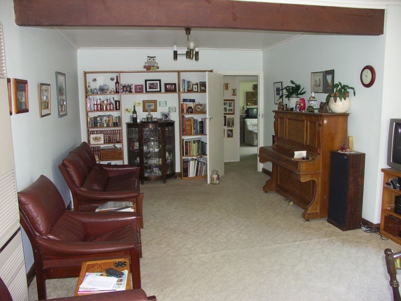 27 Helms Court, Benalla VIC 3672