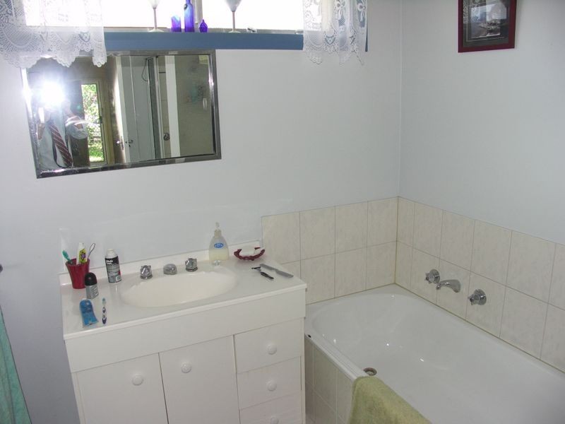 27 Helms Court, Benalla VIC 3672