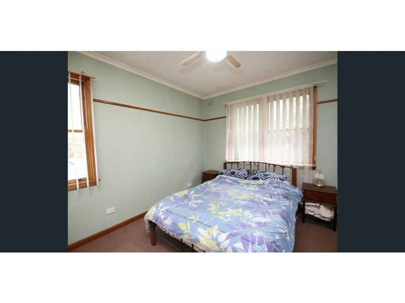 18 Meadows Avenue, Benalla VIC 3672