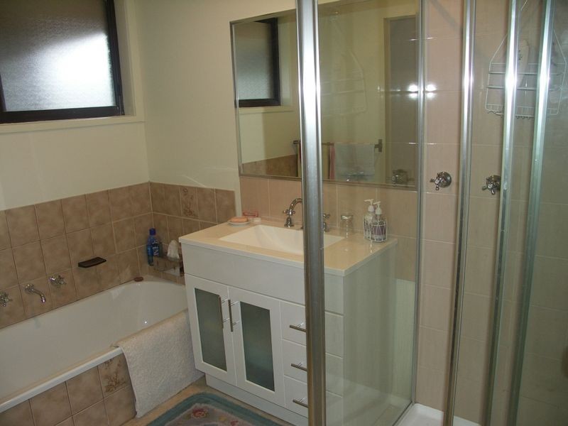 10 Royal Avenue, Benalla VIC 3672