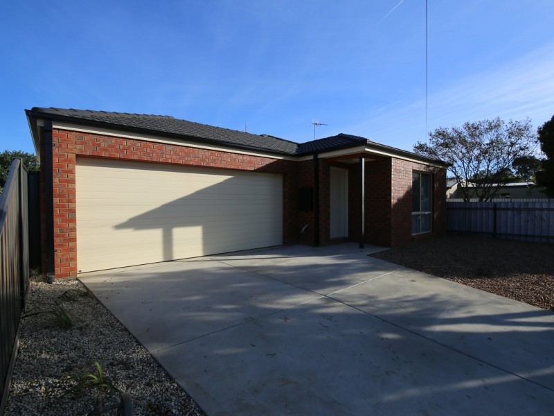 1/140 Mackellar street, Benalla VIC 3672
