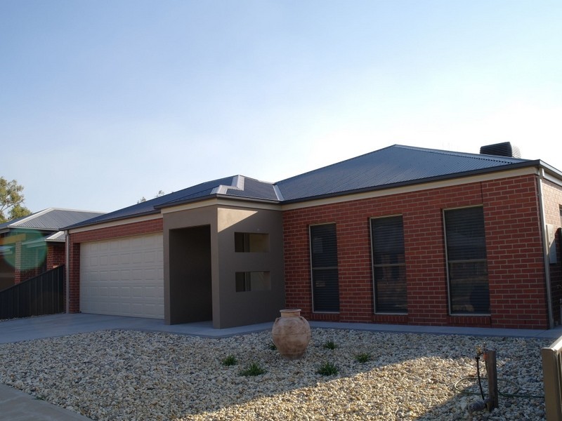 6 Carlyle Street, Benalla VIC 3672