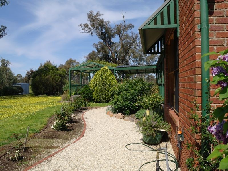 84 Dobsons Road, Benalla VIC 3672