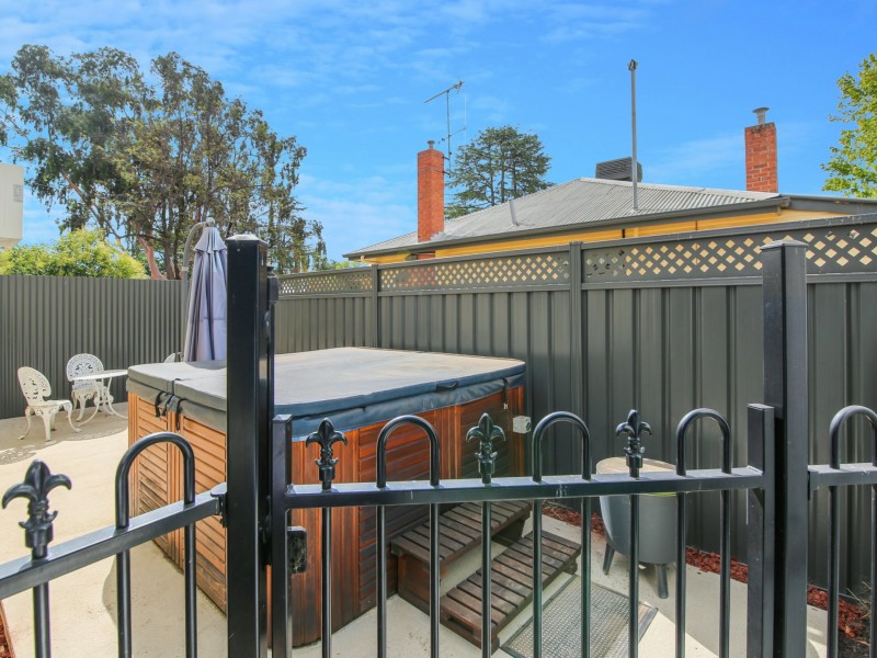 28 Maginness Street, Benalla VIC 3672