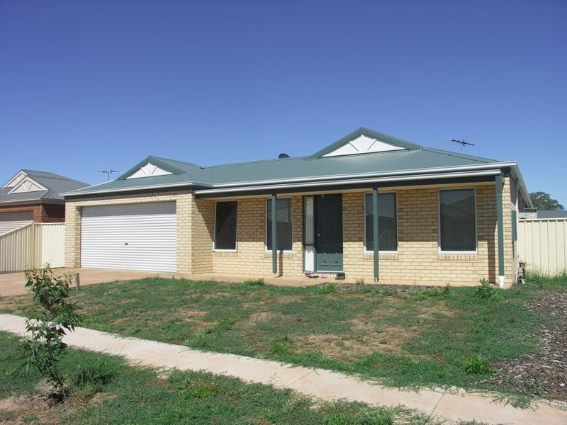 12 Schulz Street, Benalla VIC 3672