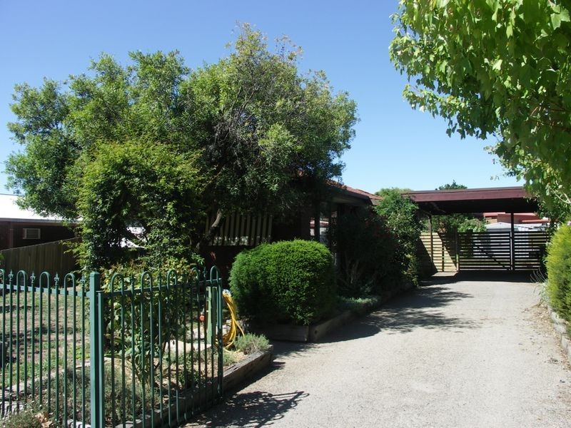 13 Oak Avenue, Benalla VIC 3672