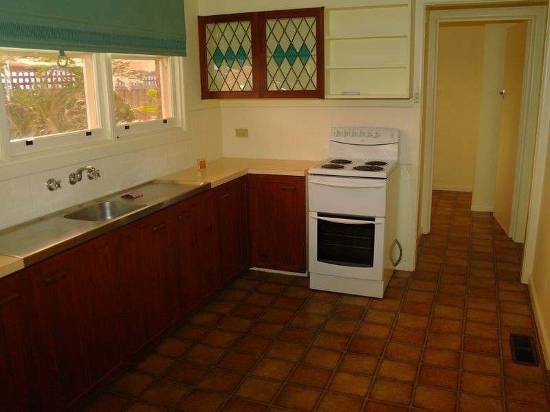 8 Monds Avenue, Benalla VIC 3672