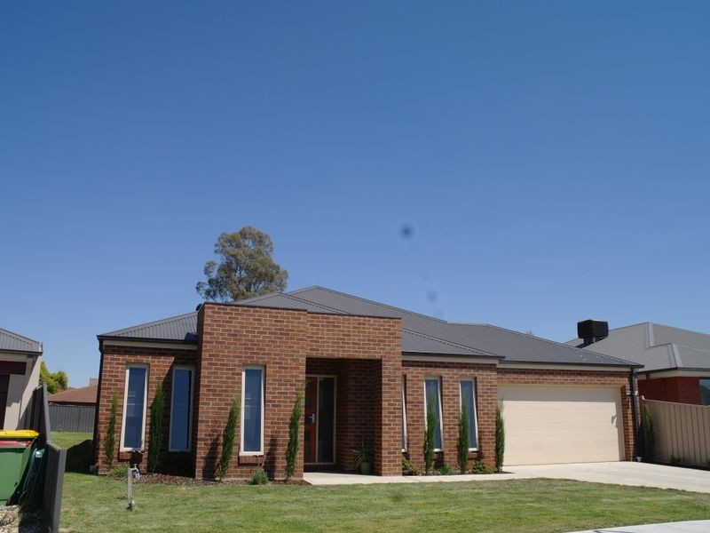 14 Trewin Street, Benalla VIC 3672