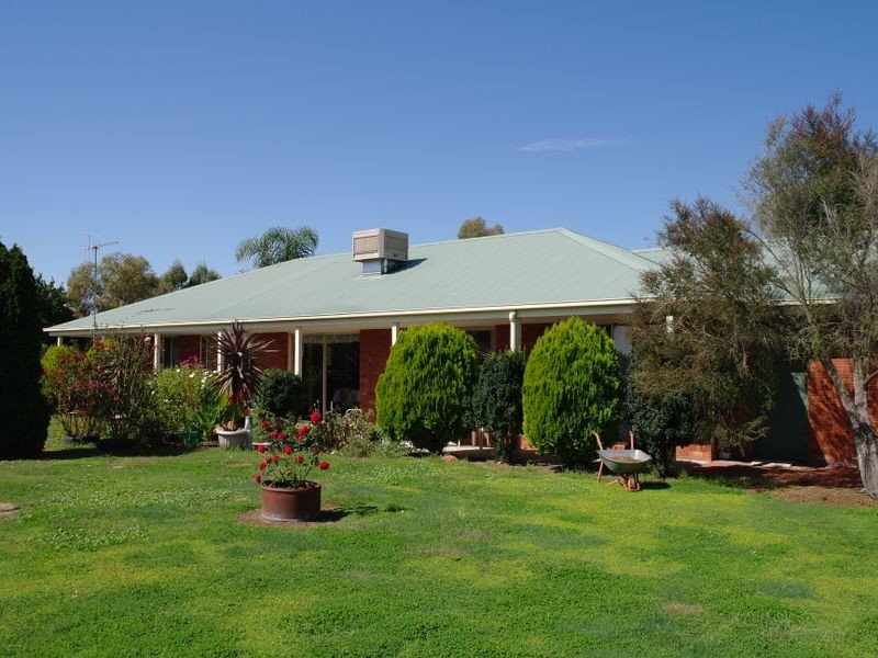 74 Willis Little Drive, Benalla VIC 3672