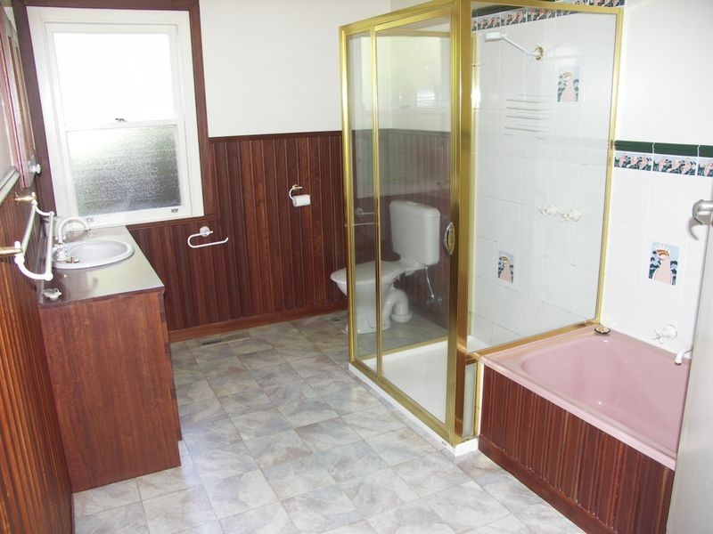 9 Harrison Avenue, Benalla VIC 3672