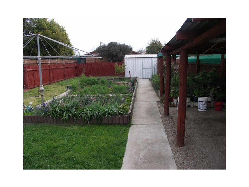 8A Nixon St, Benalla VIC 3672