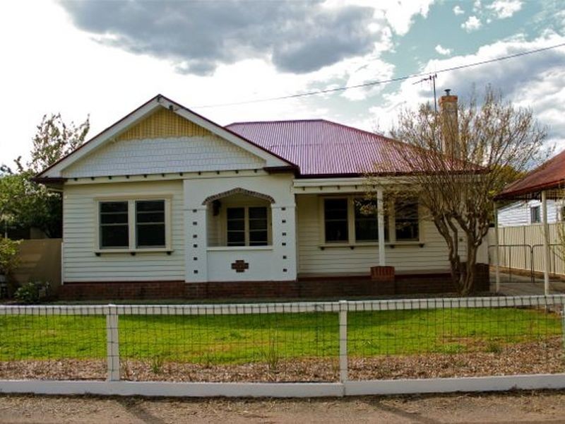 10 Deas Street, Benalla VIC 3672