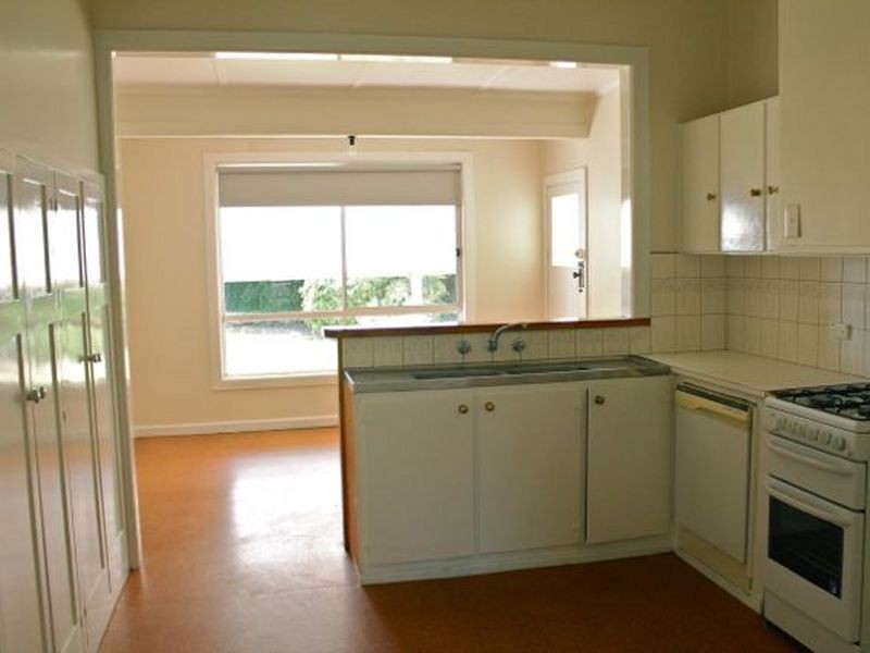 10 Deas Street, Benalla VIC 3672