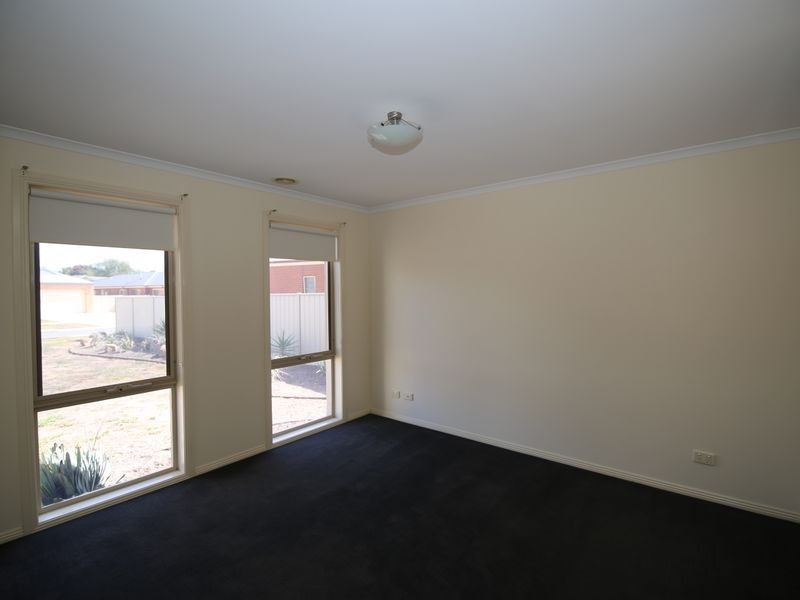 1/13 Wattletree Grove, Benalla VIC 3672