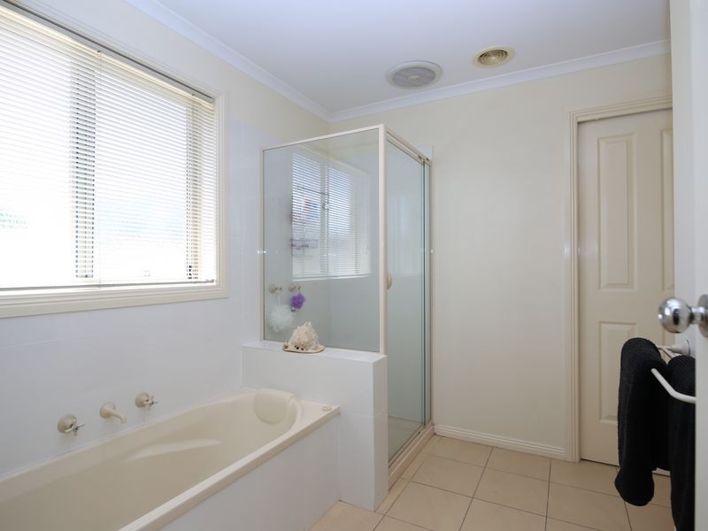 1/13 Wattletree Grove, Benalla VIC 3672