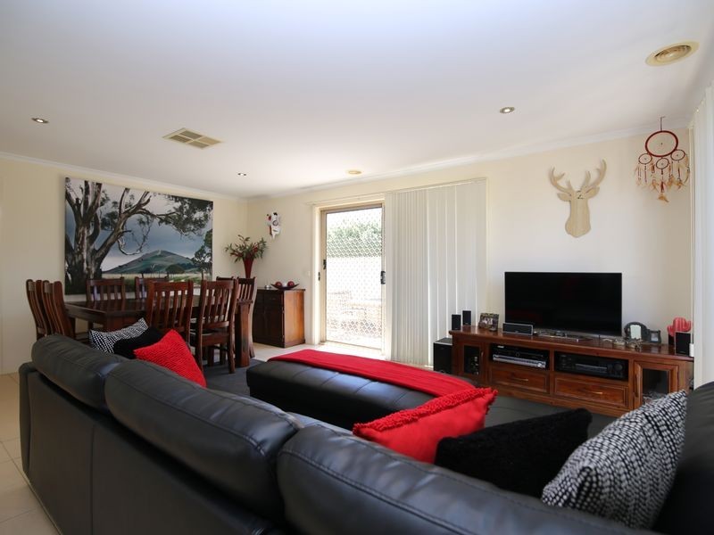 1/13 Wattletree Grove, Benalla VIC 3672